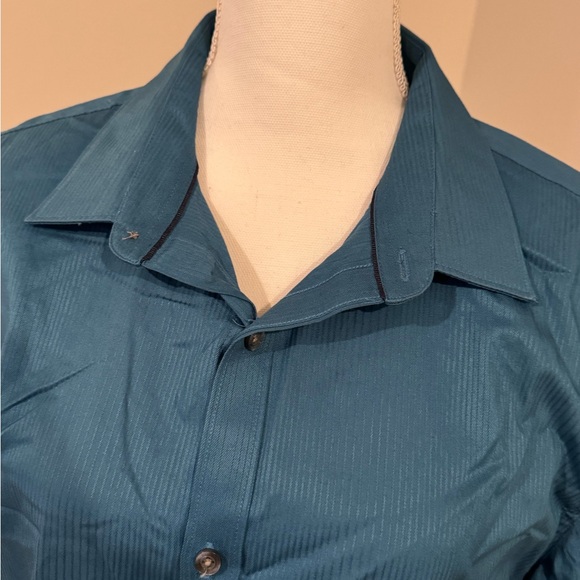 Set of 2 Men’s Formal Button Down Dress Shirts - Picture 4 of 10